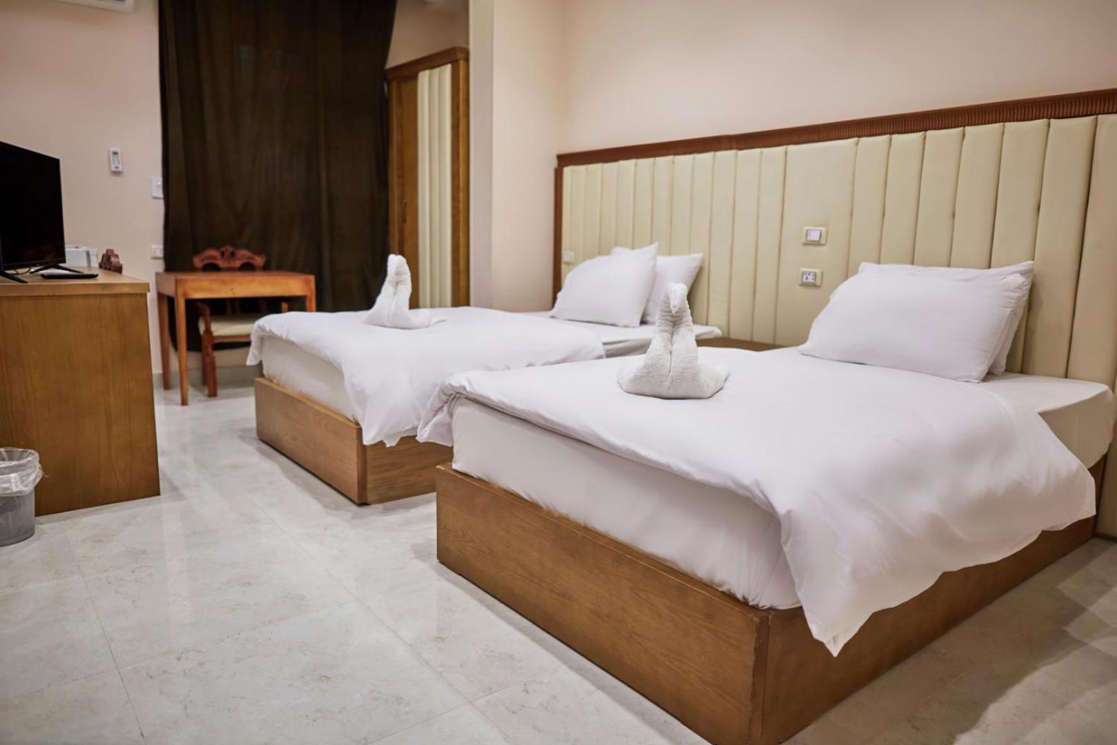 Grand Pyramid View Hotel Kafrat al Jabal ภายนอก รูปภาพ